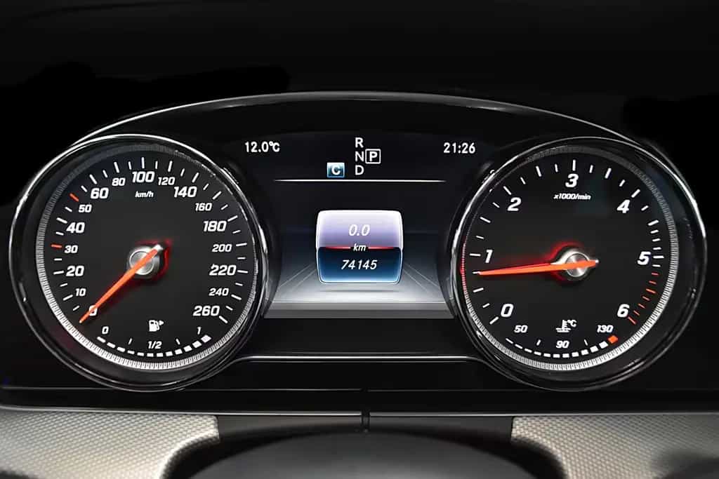 Mercedes-Benz E-Class D T AVANTGARDE *FINANZIERUNG MÖGLICH* 01/2017-photo-2