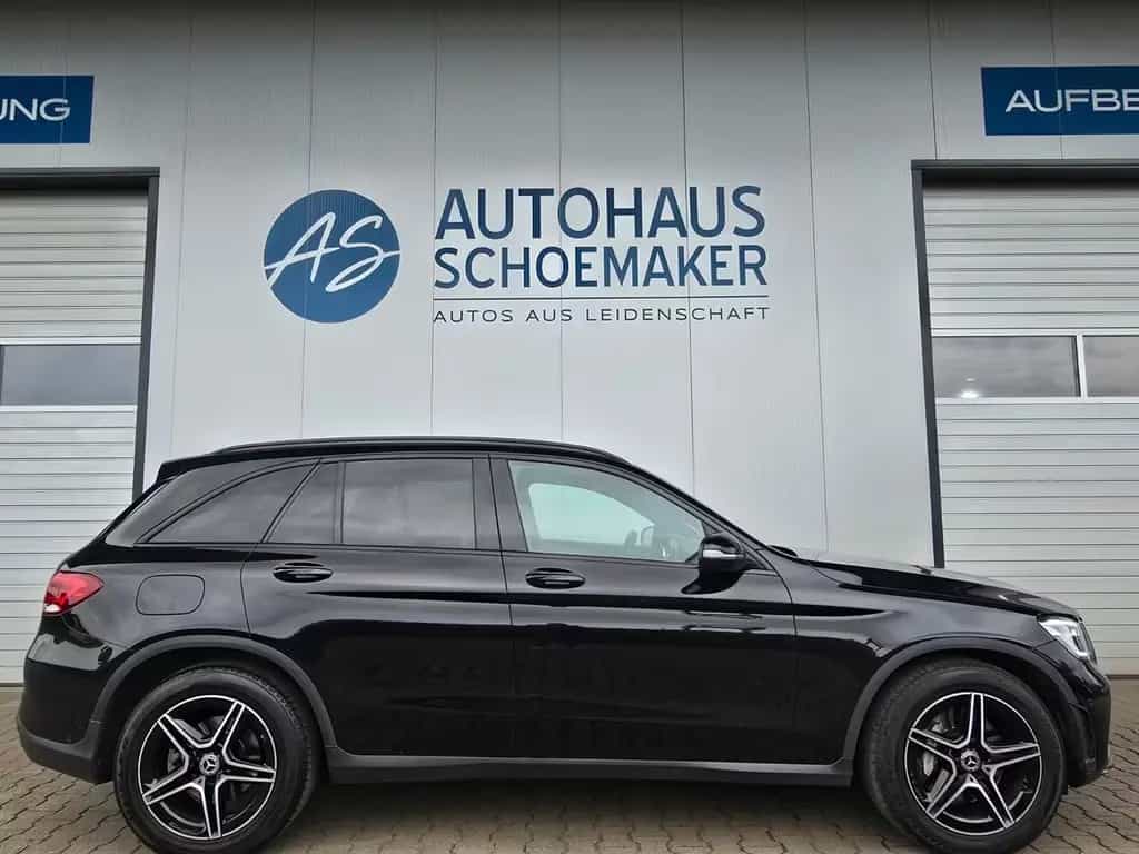 Mercedes-Benz GLC-Class d 4Matic AMG LINE*FACELIFT*AHK,ACC,Night 03/2020-photo-2