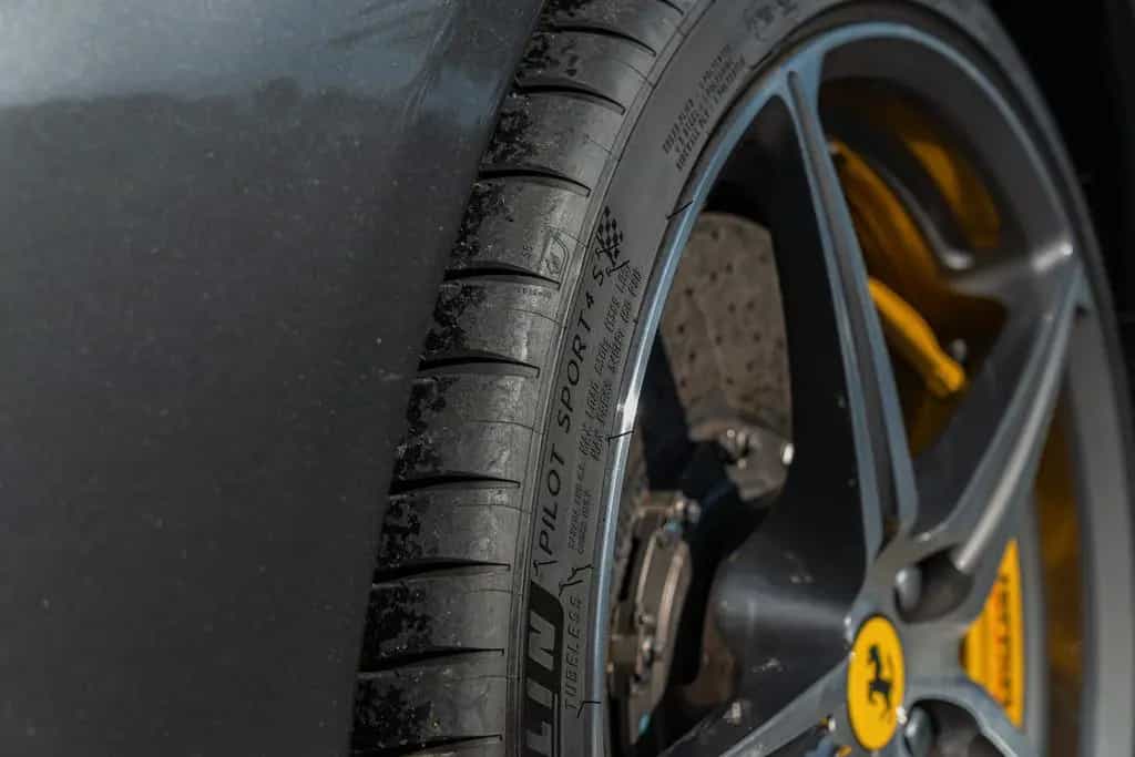 Ferrari 458 Italia *CARBON SEATS*LIFT*AFS*CAMERA*MWST* 10/2011-photo-10