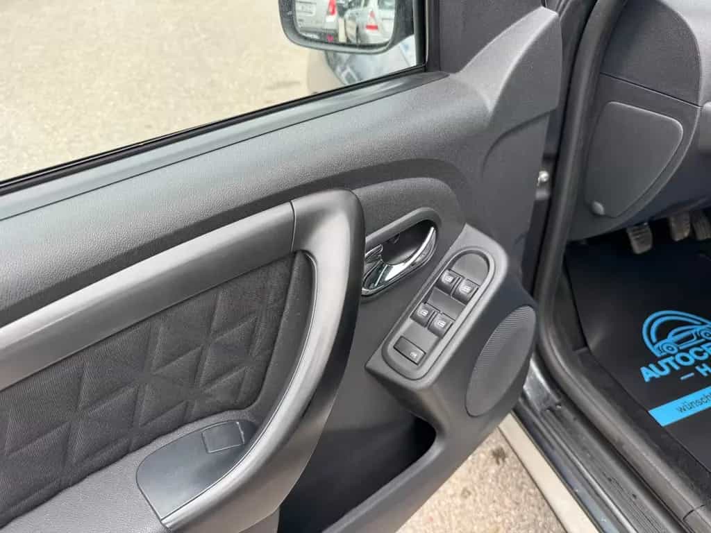 Dacia Duster I Prestige 4x2 *1.HAND*NAVI*KLIMA*TOUCH* 01/2015-photo-32