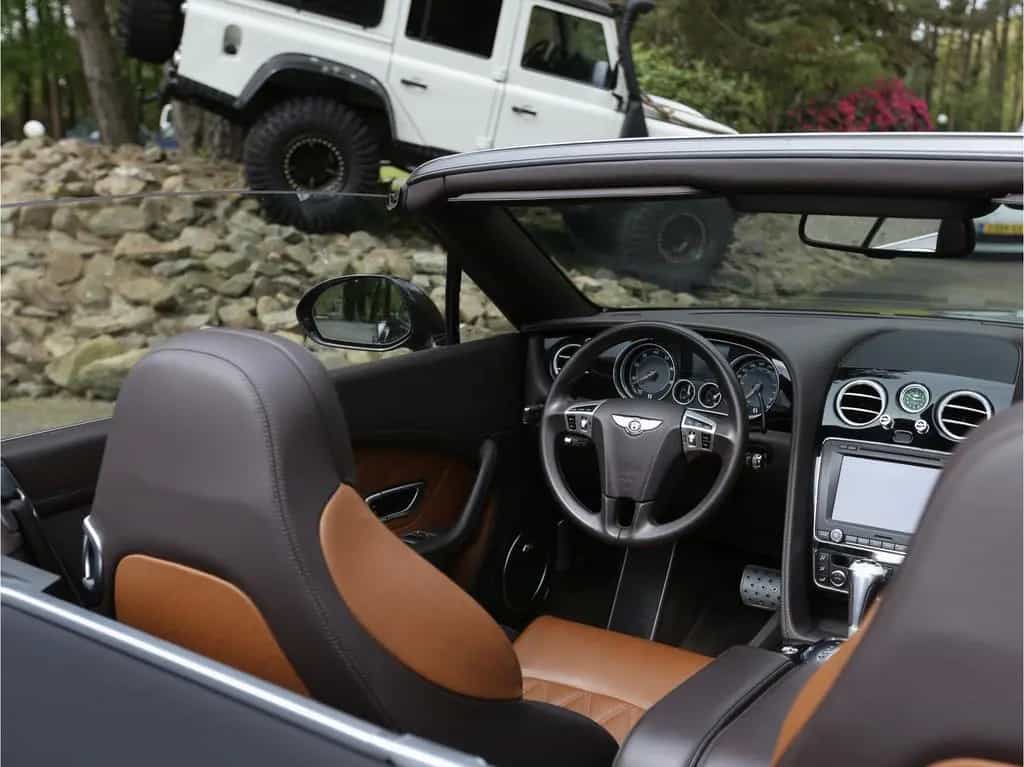 Bentley Continental GTC 4.0 V8 Mulliner 03/2014-photo-13
