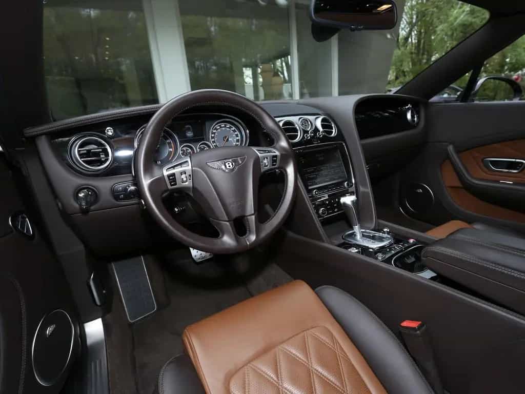 Bentley Continental GTC 4.0 V8 Mulliner 03/2014-photo-19