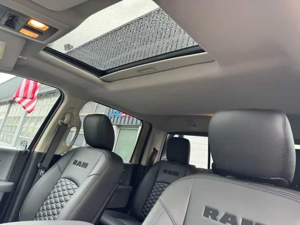 Dodge RAM 5.7 Fahrwerk 2,11m hoch 22" Schiebed. Leder 07/2019-photo-3