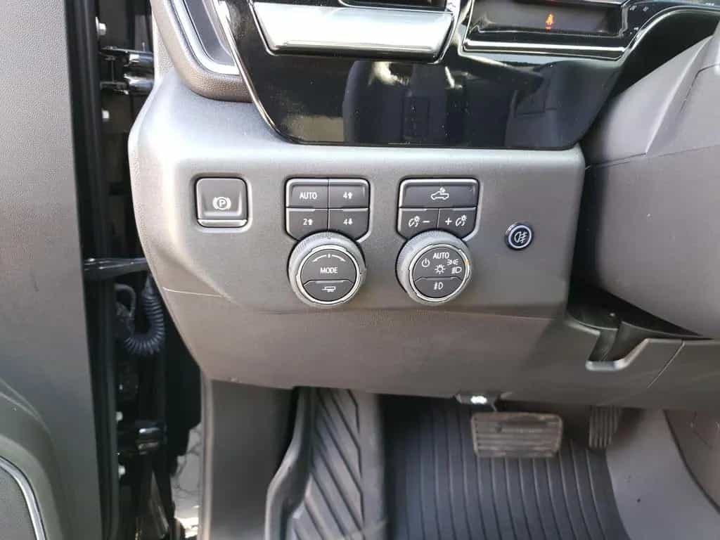 Chevrolet Silverado Trail Boss 5.3l V8 Longbet / 3.5T AHK 12/2025-photo-13