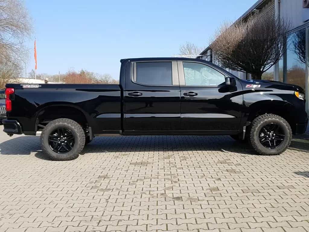 Chevrolet Silverado Trail Boss 5.3l V8 Longbet / 3.5T AHK 12/2025-photo-3