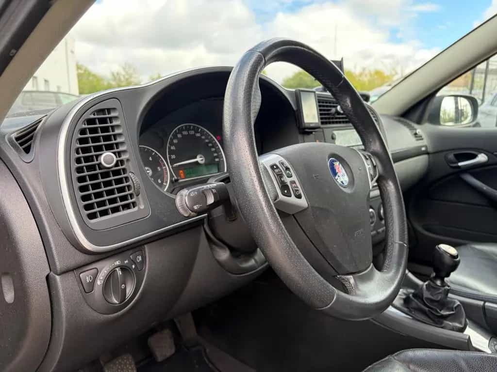 Saab 9-3 1.9TTiD 132kW Aero SportCombi Klima 2x alu 04/2011-photo-10