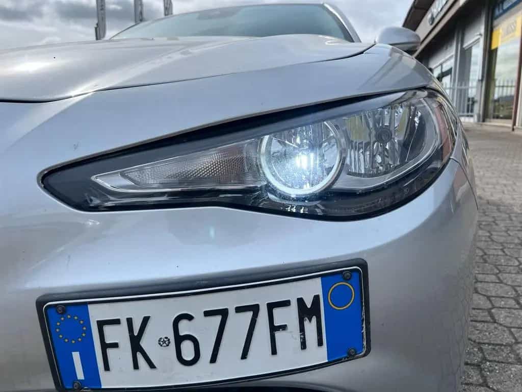 Alfa Romeo Giulia 2.2 Turbodiesel 150 CV AT8 Sup 06/2017-photo-2