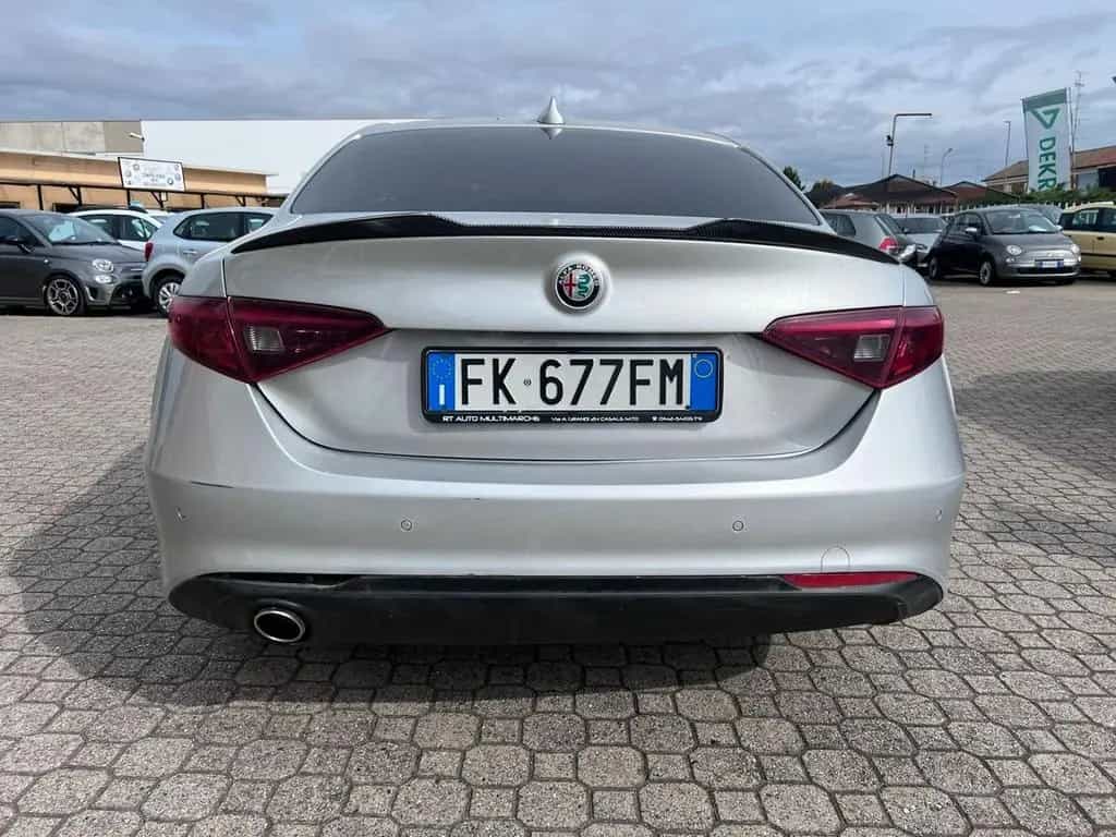 Alfa Romeo Giulia 2.2 Turbodiesel 150 CV AT8 Sup 06/2017-photo-5