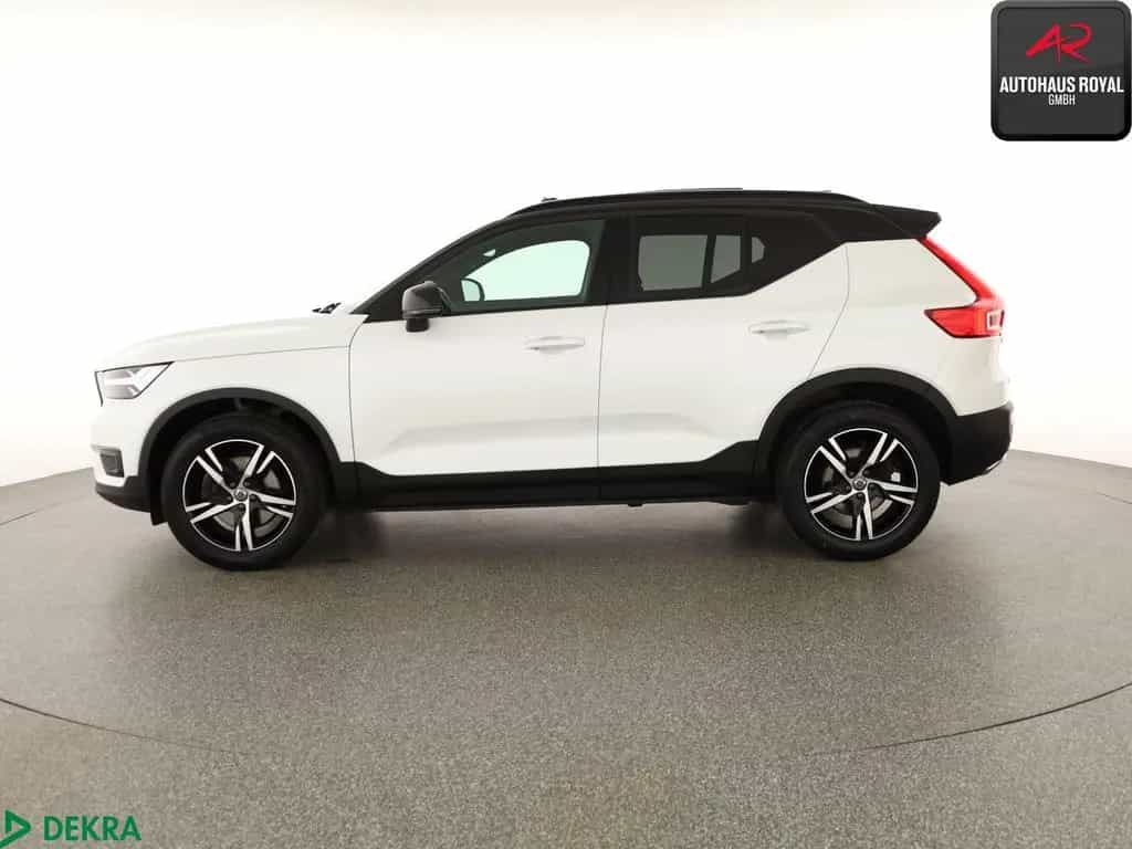 Volvo XC40 XC 40 T5 R Design AWD PANO,360GRAD,ACC,KEYLESS 01/2020-photo-1