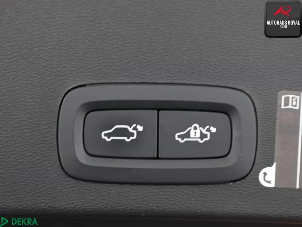 Volvo XC40 XC 40 T5 R Design AWD PANO,360GRAD,ACC,KEYLESS 01/2020-photo-27