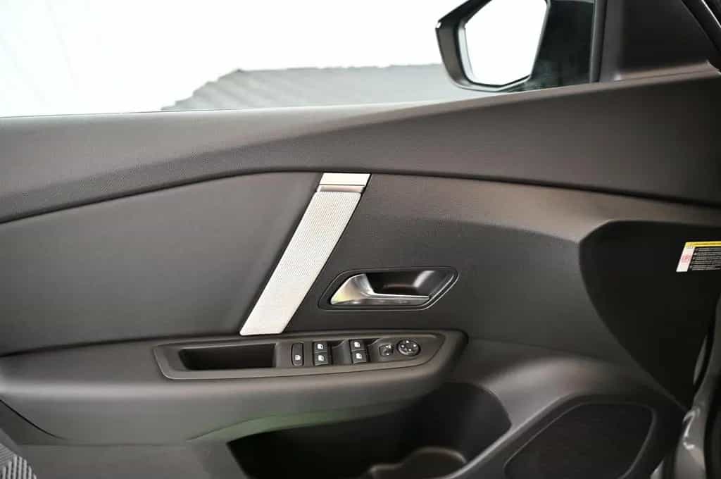 Citroën C4 1.2 e-DSC6 MAX LED/NAVI/KAMERA/ACC/18/C4X 03/2025-photo-30