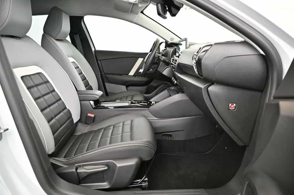 Citroën C4 1.2 e-DSC6 MAX LED/NAVI/KAMERA/ACC/18/C4X 05/2025-photo-27