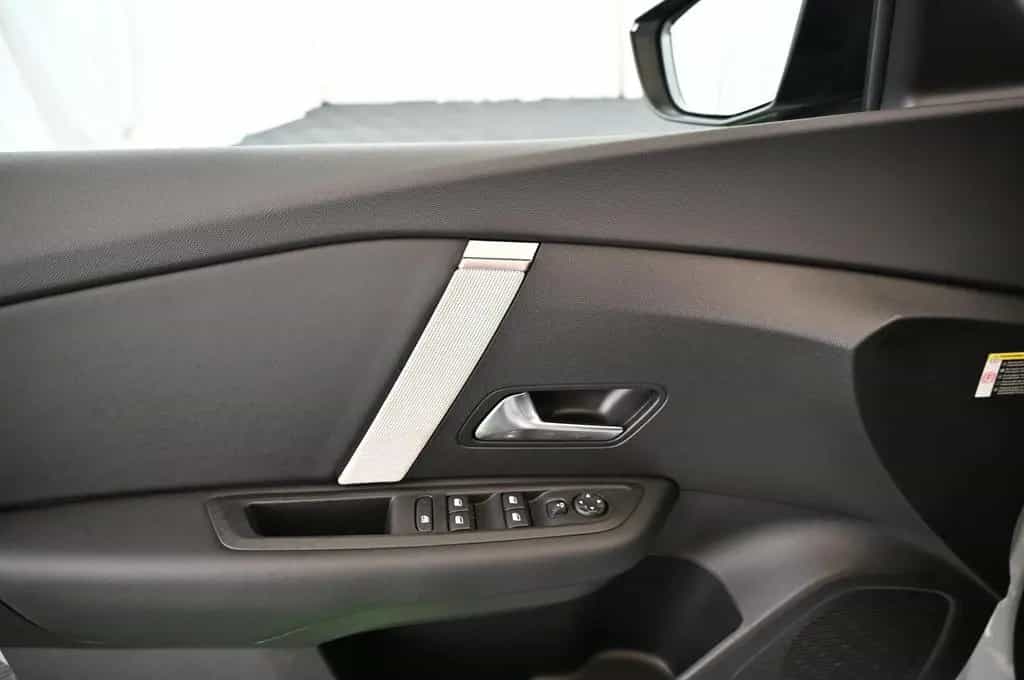 Citroën C4 1.2 e-DSC6 MAX LED/NAVI/KAMERA/ACC/18/C4X 05/2025-photo-30