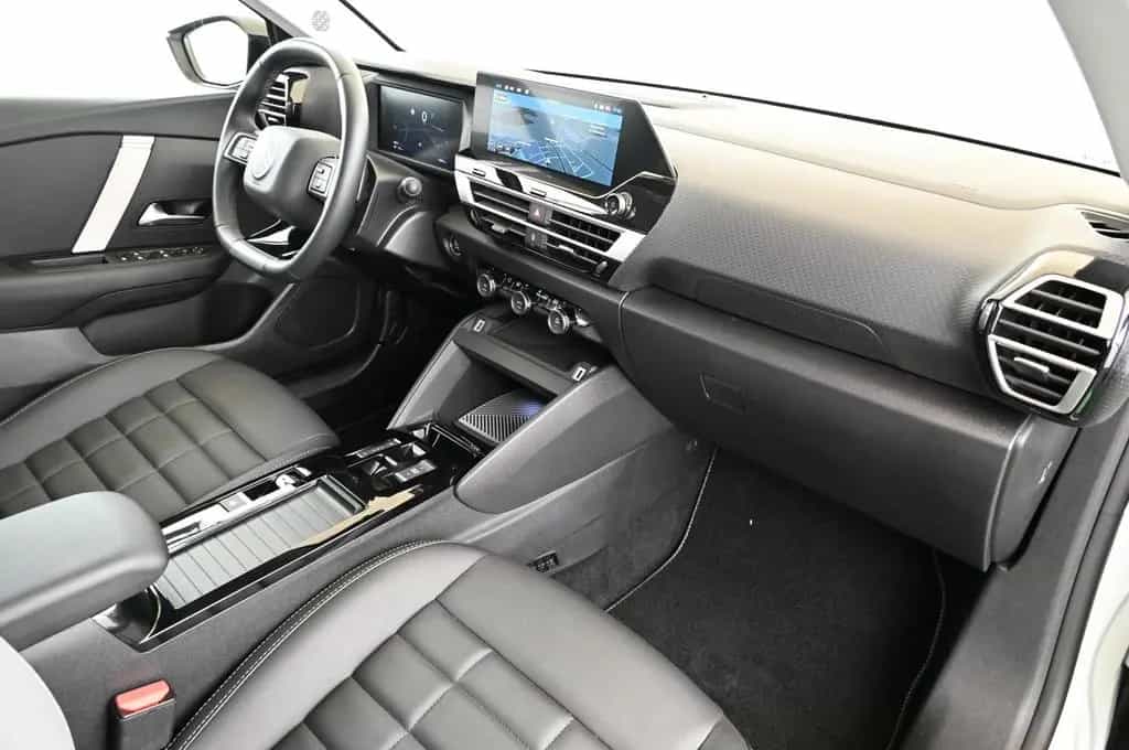 Citroën C4 1.2 e-DSC6 MAX LED/NAVI/KAMERA/ACC/18/C4X 05/2025-photo-34