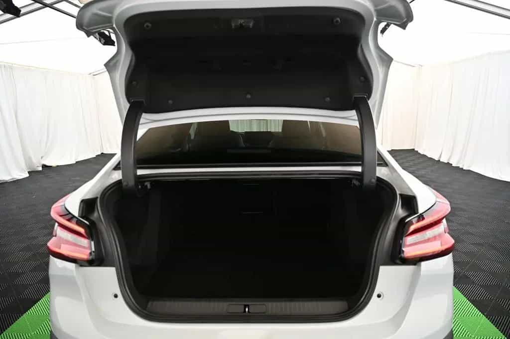 Citroën C4 1.2 e-DSC6 MAX LED/NAVI/KAMERA/ACC/18/C4X 05/2025-photo-35