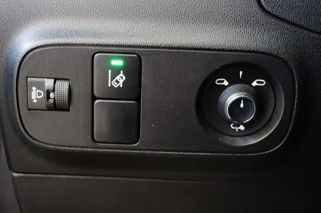 Citroën C3 Feel*NAVI*CARPLAY*KLIMA*LED 06/2019-photo-26