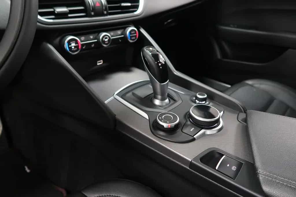 Alfa Romeo Giulia Super*Carplay*Bi-Xenon*Acc*Blis*Pano*8Fac 04/2019-photo-17
