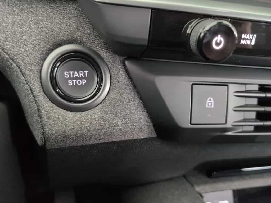 Opel Grandland (X) AT Matrix 19" Kamera CarPlay ACC 01/2025-photo-24