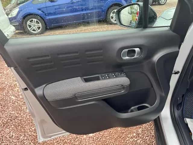 Citroën C3 Aircross 130*HeadUp*Assist*DAB*Pano* 01/2018-photo-8