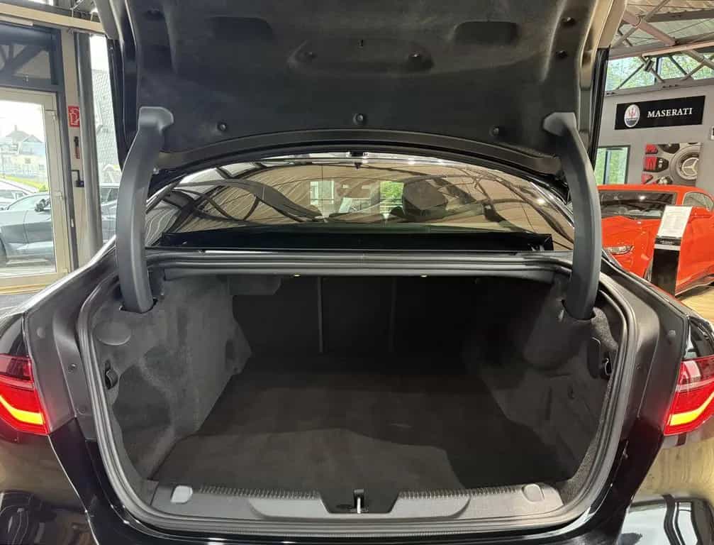 Jaguar XE R-Dynamic S AWD*KAMERA*LED*NAVI*ACC*LEDER 05/2020-photo-19
