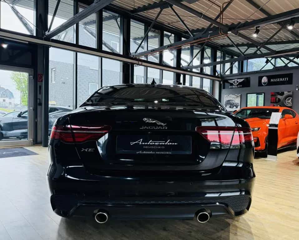 Jaguar XE R-Dynamic S AWD*KAMERA*LED*NAVI*ACC*LEDER 05/2020-photo-4