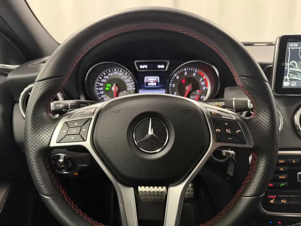 Mercedes-Benz GLA 250 4Matic Aut. AMG Line Bi-Xenon Kamera HK 06/2014-photo-13
