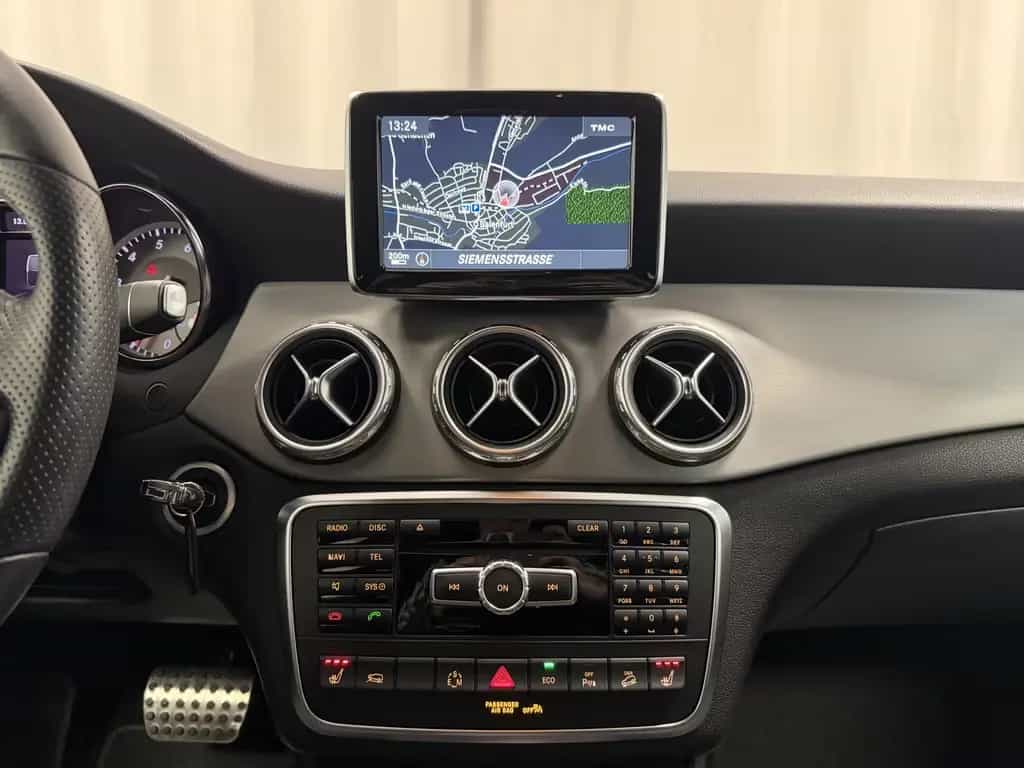 Mercedes-Benz GLA 250 4Matic Aut. AMG Line Bi-Xenon Kamera HK 06/2014-photo-19