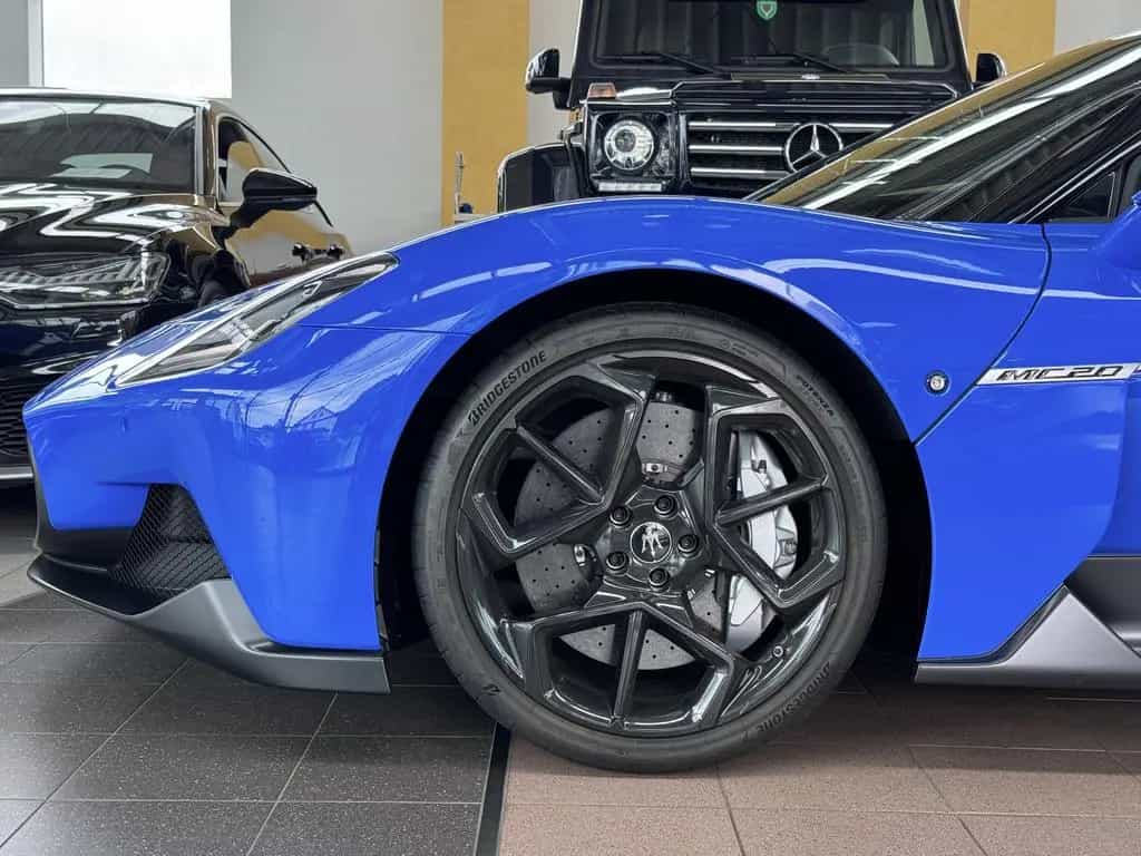 Maserati MC20 Carbon Keramic Lift Alcantara Sonus Kamera 07/2024-photo-11