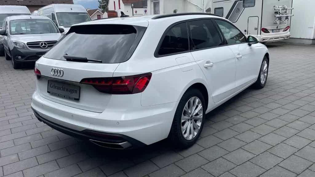 Audi A4 AV 30TDI S-TR*MATRIX*AHK*17"*CAM*SIDE/LANE* 03/2022-photo-3