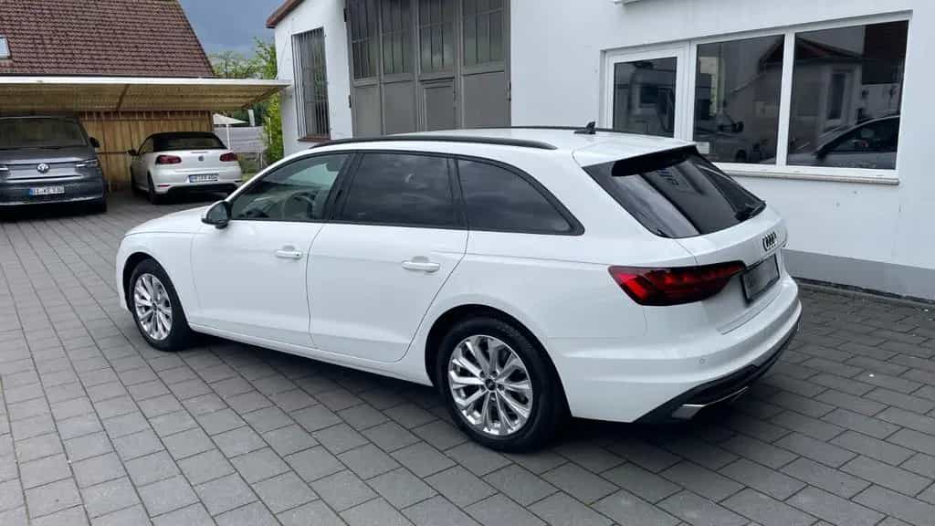 Audi A4 AV 30TDI S-TR*MATRIX*AHK*17"*CAM*SIDE/LANE* 03/2022-photo-6