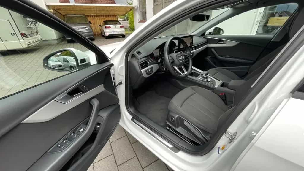 Audi A4 AV 30TDI S-TR*MATRIX*AHK*17"*CAM*SIDE/LANE* 03/2022-photo-8