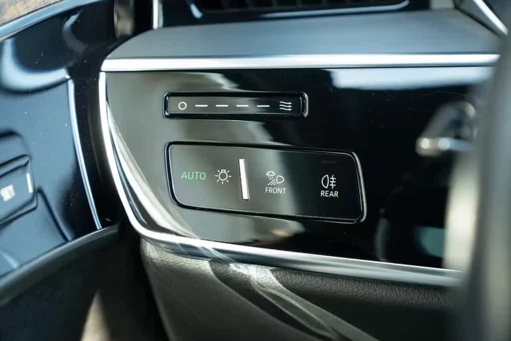 Audi A8 55 TFSI L*MATRIX*HUD*STHZ*PANO*LUFT*B&O* 09/2017-photo-28