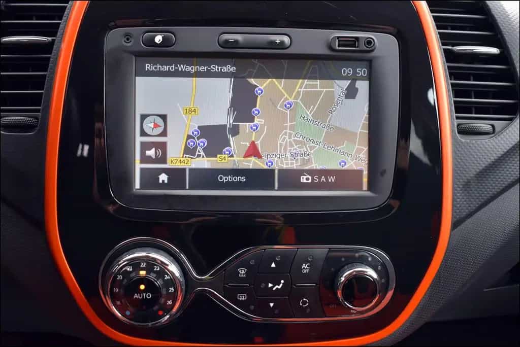 Renault Captur Dynamique Automatik TÜV-Neu AHK Garantie 02/2015-photo-12