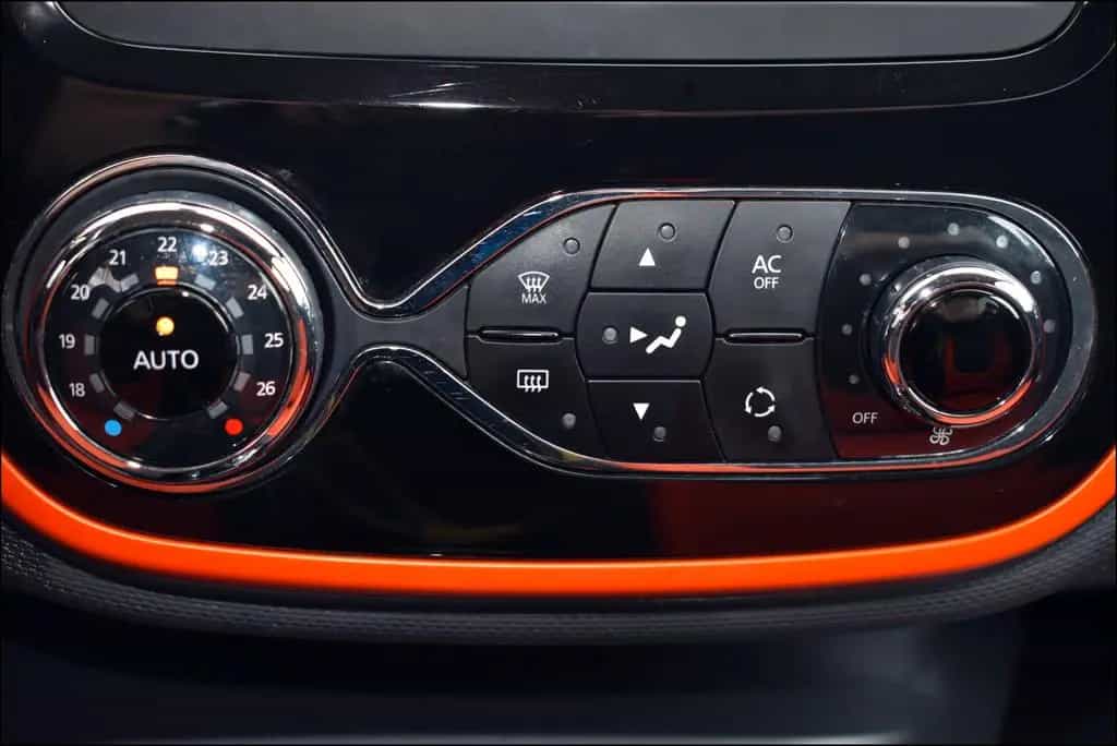Renault Captur Dynamique Automatik TÜV-Neu AHK Garantie 02/2015-photo-14