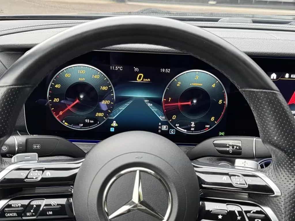 Mercedes-Benz E-Class E220d Coupe AMG Facelift Pano/Burmester/Widescr. 09/2020-photo-23