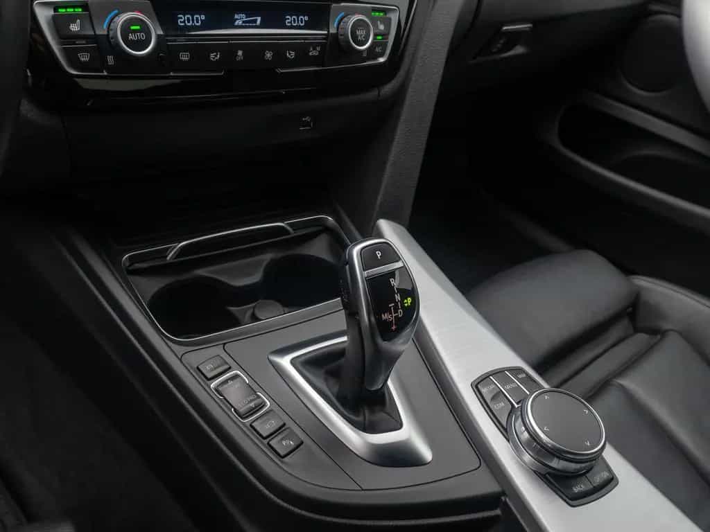 BMW 4 Series xD Luxury Line HUD HiFi Kamera 08/2017-photo-21