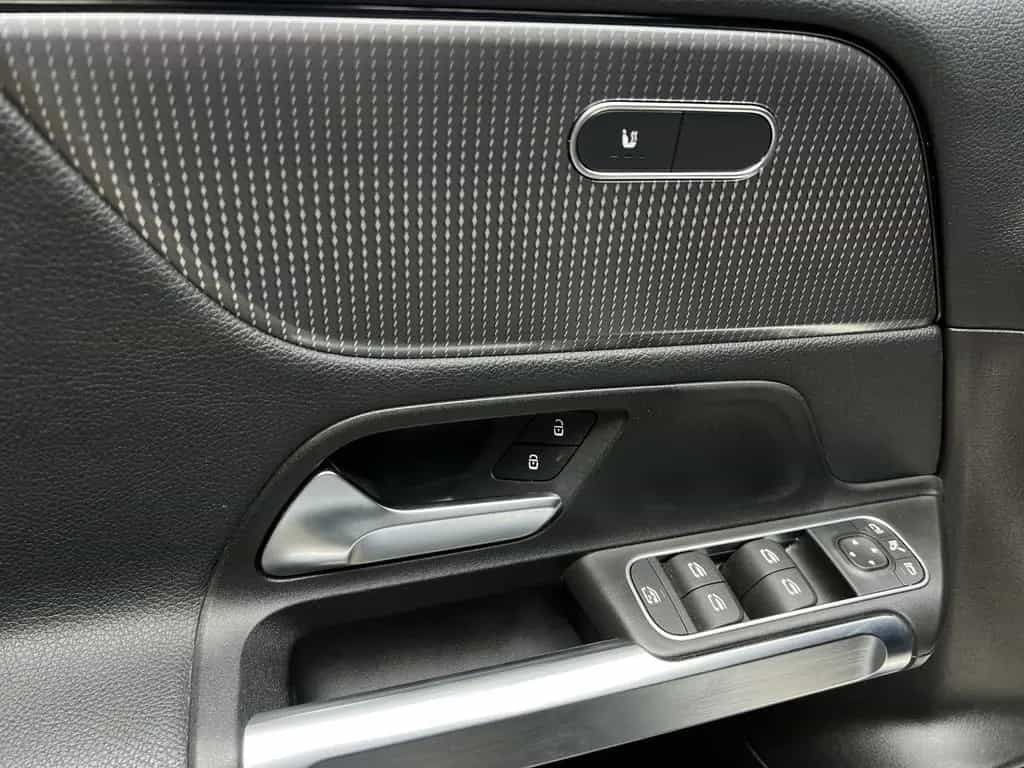 Mercedes-Benz GLB 250 GLB GLB 250 4M Progressiv Night-OffRoadPaket AHK 11/2020-photo-32