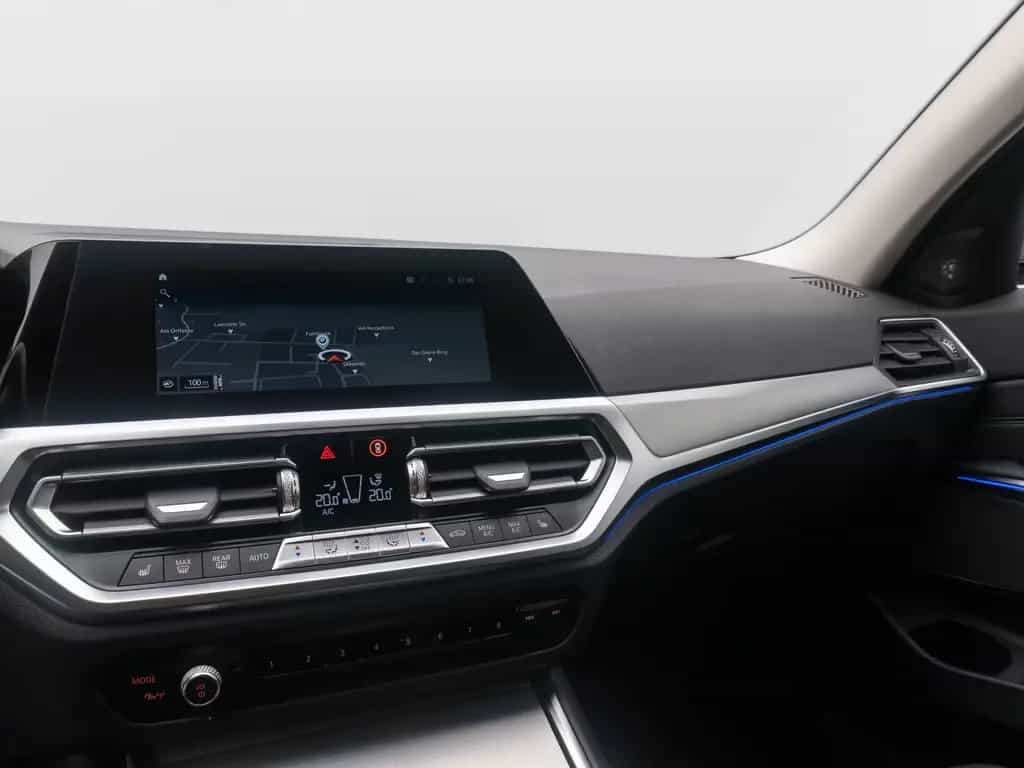 BMW 3 Series d xD Sport Line H/K DAB AHK Kamera 18Zoll 02/2021-photo-22