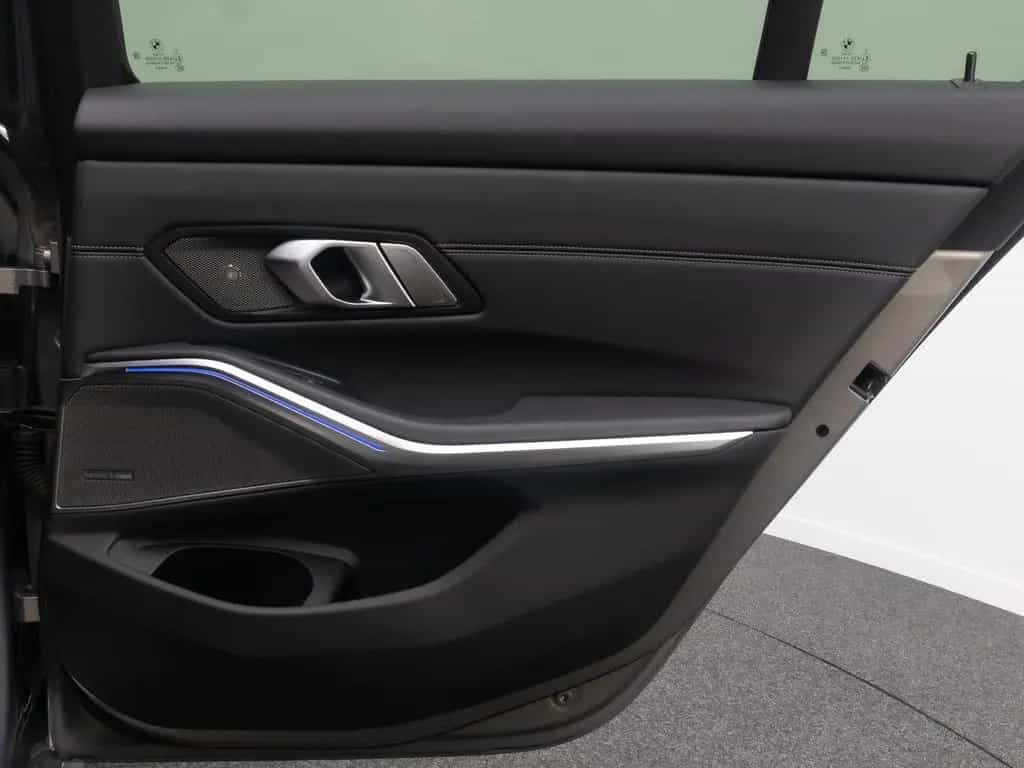 BMW 3 Series d xD Sport Line H/K DAB AHK Kamera 18Zoll 02/2021-photo-31