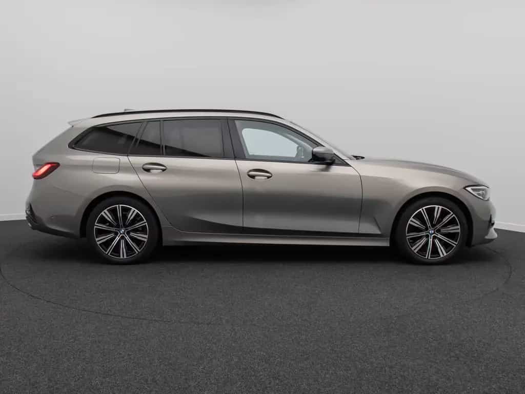 BMW 3 Series d xD Sport Line H/K DAB AHK Kamera 18Zoll 02/2021-photo-4