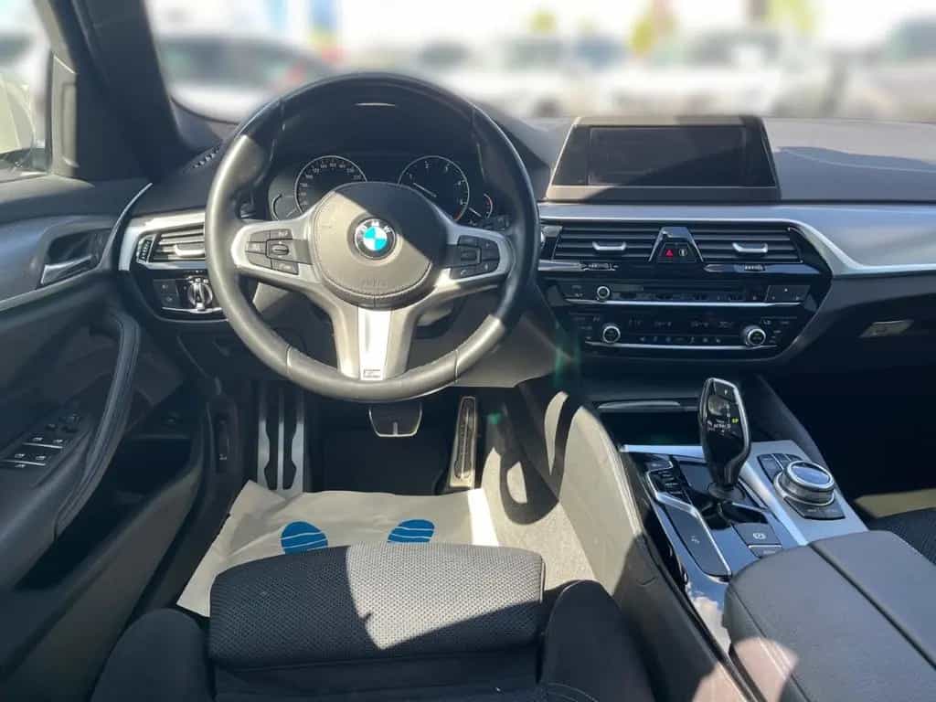 BMW 520 d Touring 8-AT M Sport Panoramadach, Busines 08/2017-photo-9