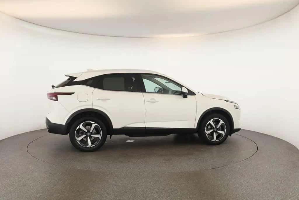 Nissan Qashqai 1.3 DIG-T N-Connecta Pano Nav SitzHZ 360 12/2022-photo-27