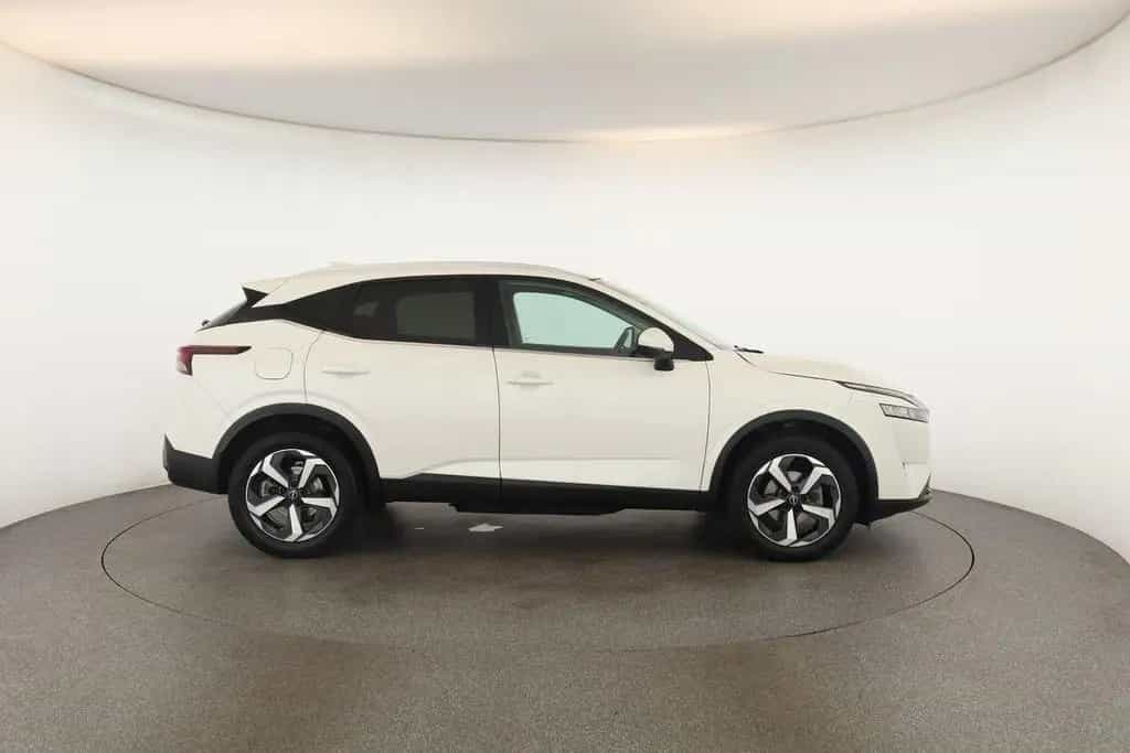 Nissan Qashqai 1.3 DIG-T N-Connecta Pano Nav SitzHZ 360 12/2022-photo-28