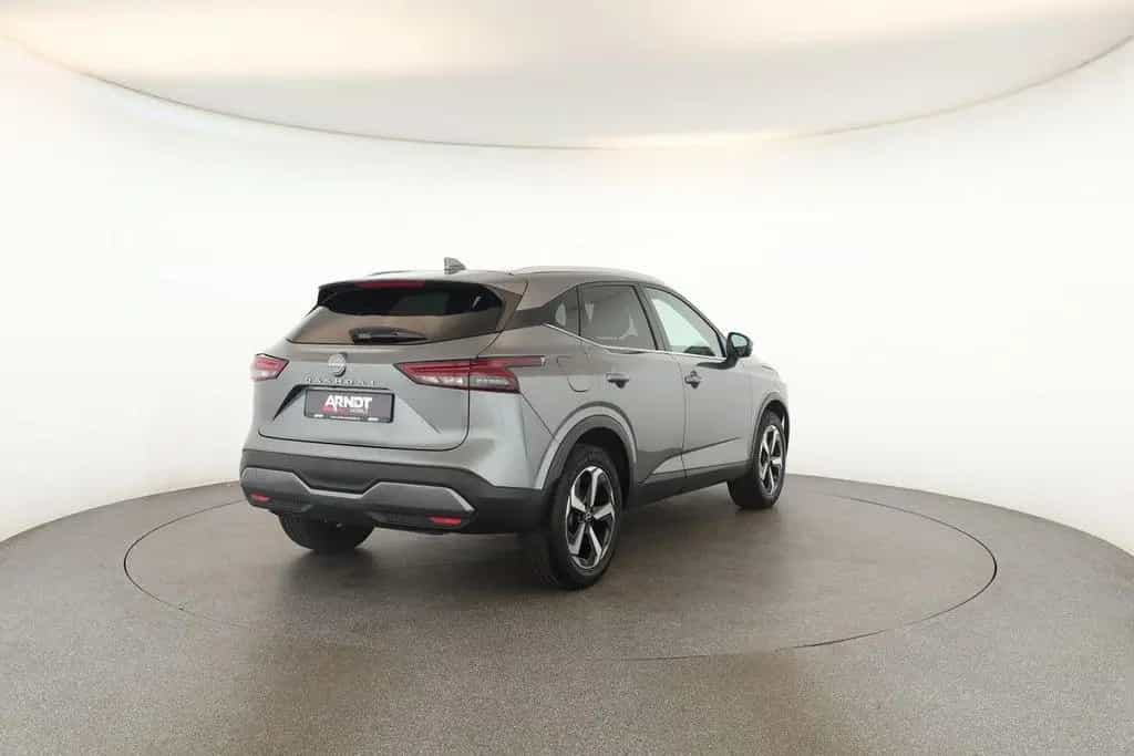 Nissan Qashqai 1.3 DIG-T N-Connecta Pano HUD SitzHZ 360 12/2022-photo-8