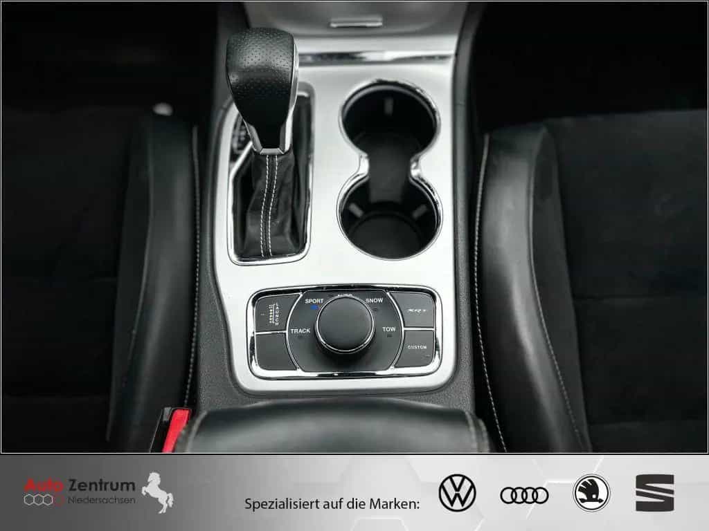 Jeep Grand Cherokee 4X4 SRT*LEDER*NAVI*PANO* 10/2016-photo-28