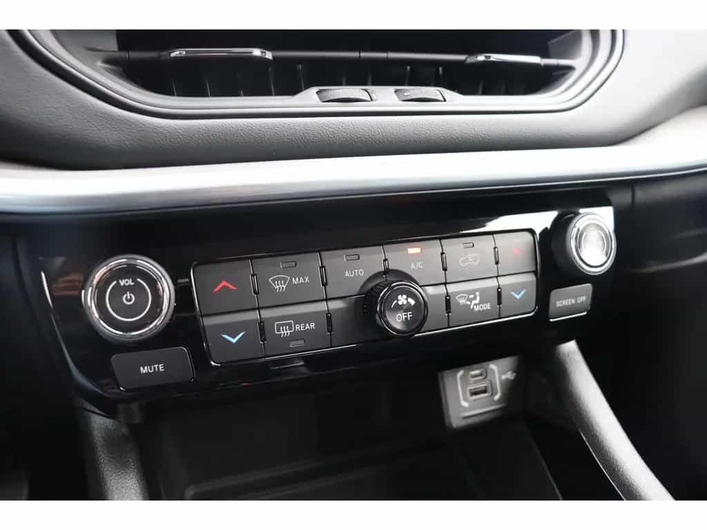 Jeep Compass LIMITED 1.3 GSE 4X2 DCT CARPLAY KLIMAAUT 11/2021-photo-23