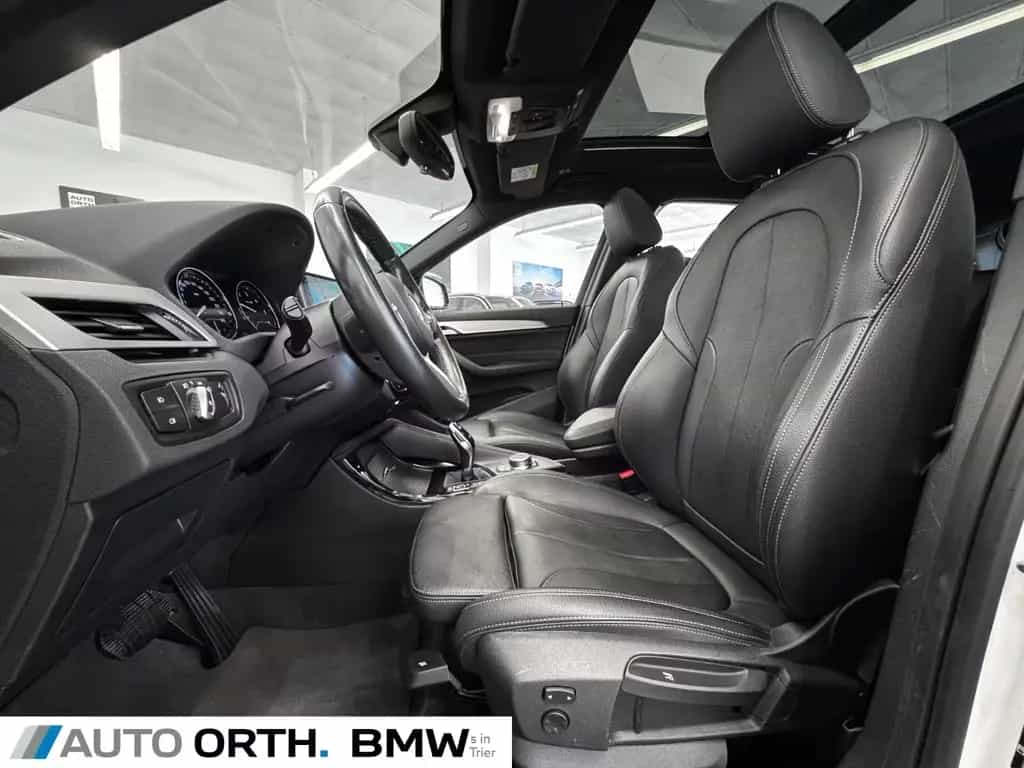 BMW X1 sDrive18d AUT. M-SPORT LEDER NAVI+ HUD PANO 03/2019-photo-11