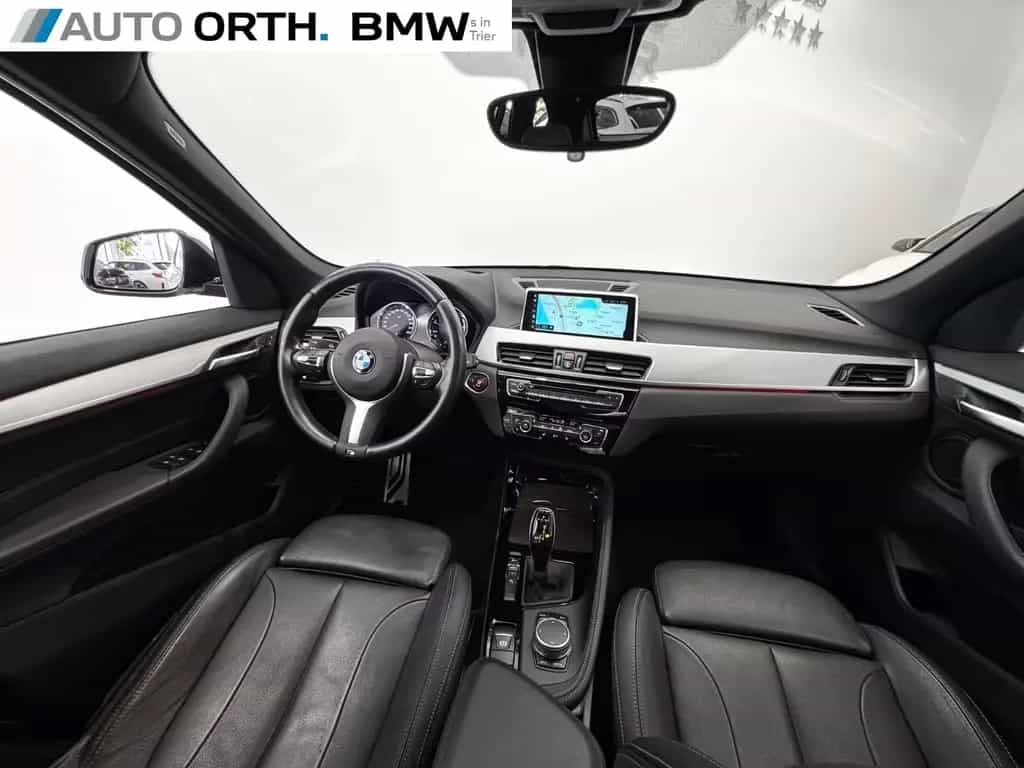 BMW X1 sDrive18d AUT. M-SPORT LEDER NAVI+ HUD PANO 03/2019-photo-12