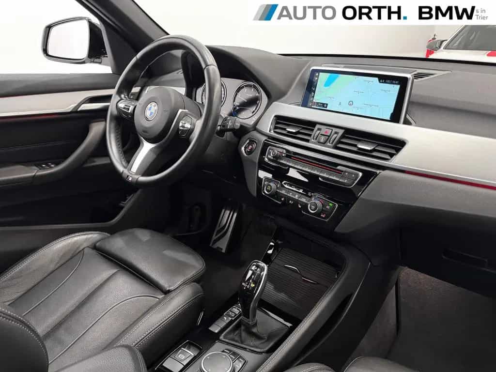 BMW X1 sDrive18d AUT. M-SPORT LEDER NAVI+ HUD PANO 03/2019-photo-16