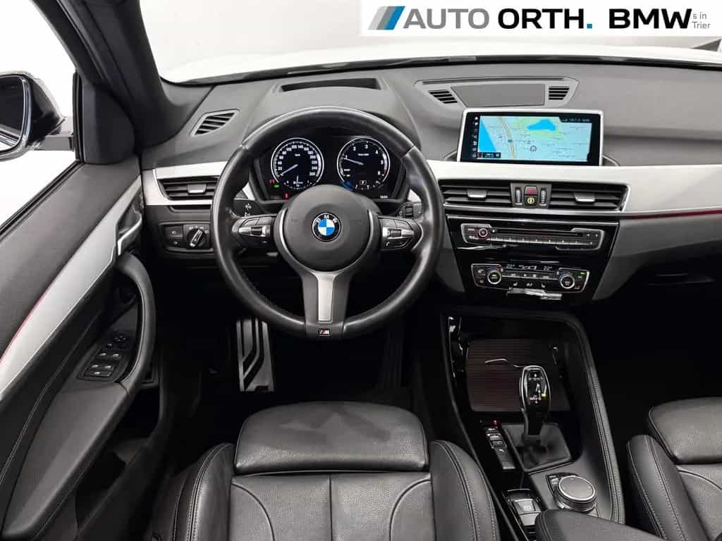 BMW X1 sDrive18d AUT. M-SPORT LEDER NAVI+ HUD PANO 03/2019-photo-17